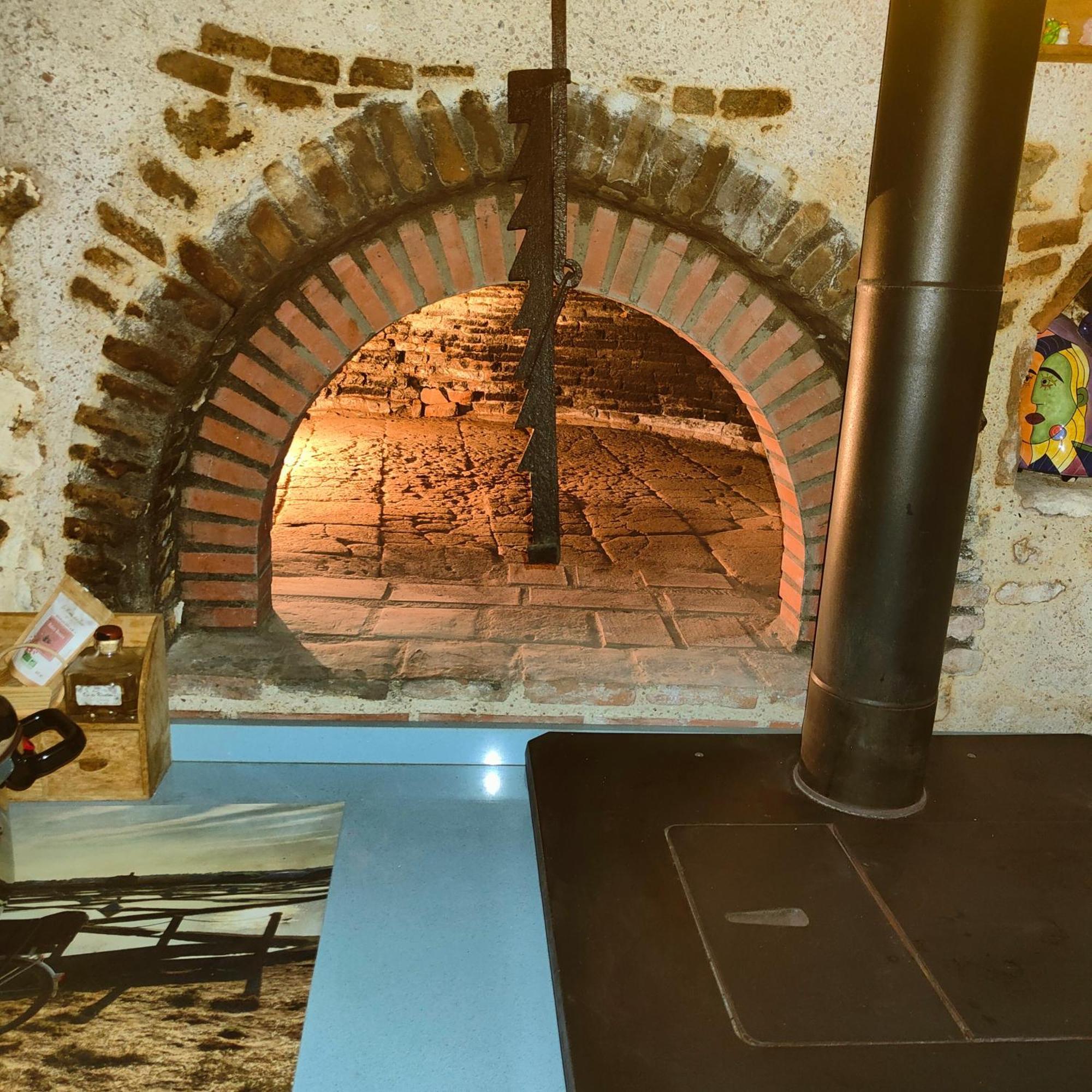 La Maison Bleue De Husseau Ancienne Ferme Semi-Troglodytique 18E Siecle Villa มงต์ลุยส์-ซูร์-ลัวร์ ภายนอก รูปภาพ